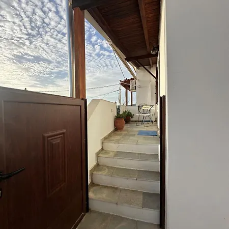 Patricia's Traditional * Lakhion