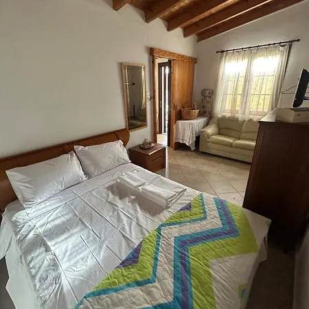 Apartment Patricia's Traditional Lakhion