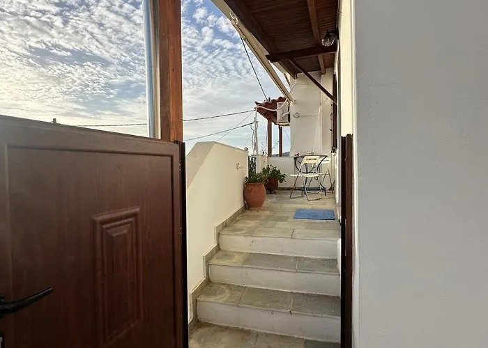 Patricia's Traditional * Lakhion